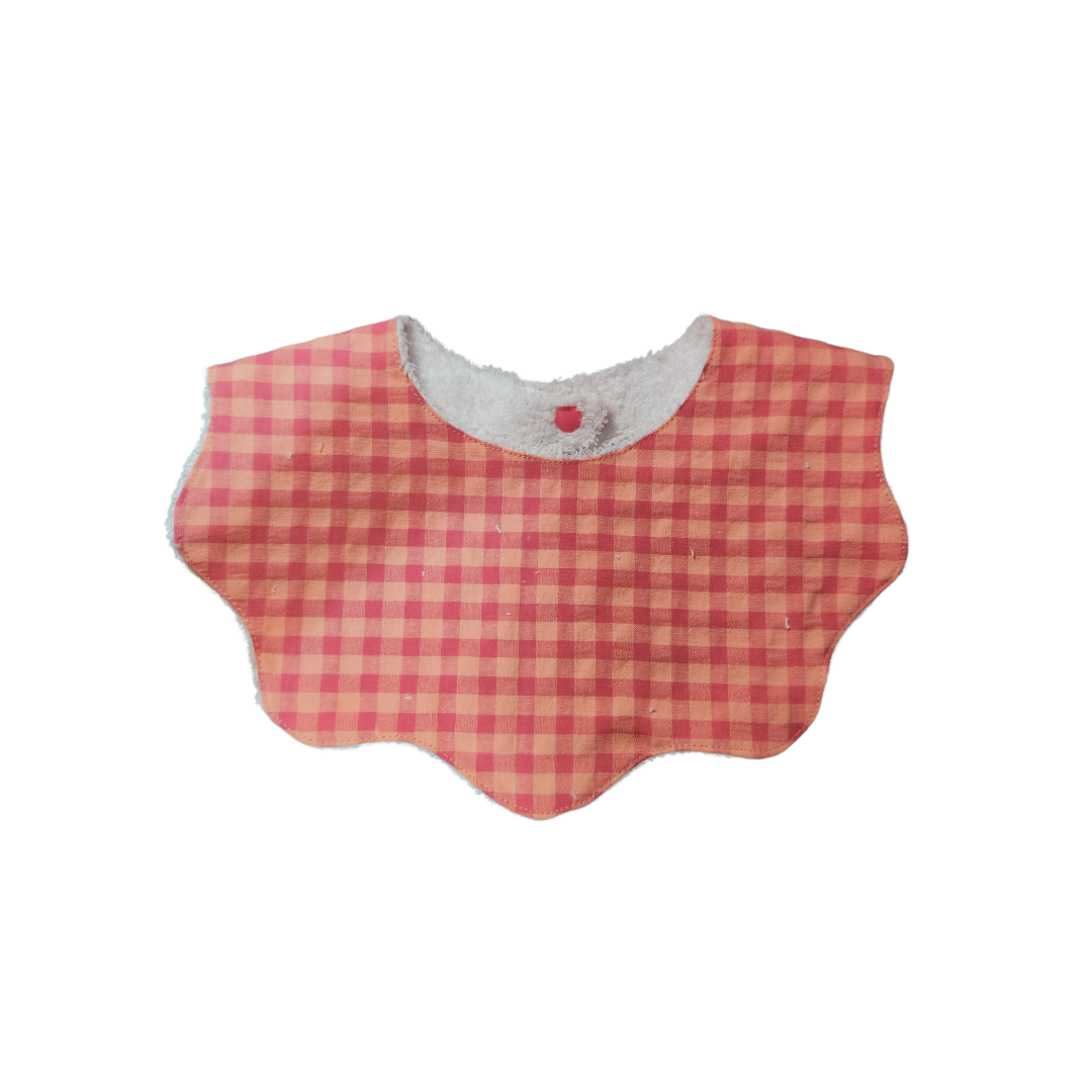 Babero impermeable vichy rosa