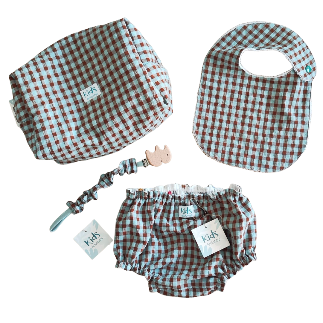 Pack bebé neceser babero braguita y chupetero elasticado